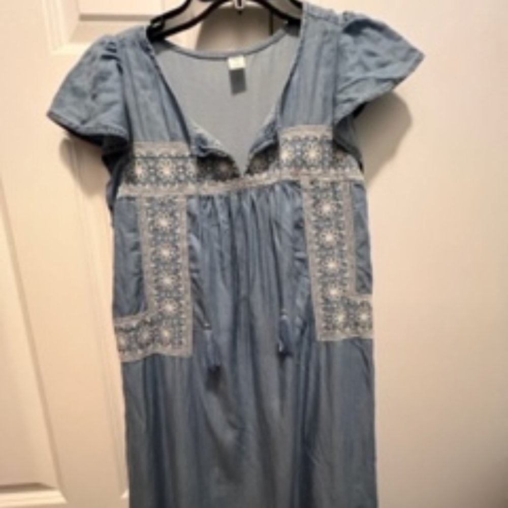Old Navy small chambray jeans embroidered dress